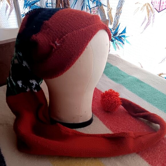 Vintage Christmas Knit Elf Hat With Pompom Eagle KNitted Design 1970\'s Hippy 42\